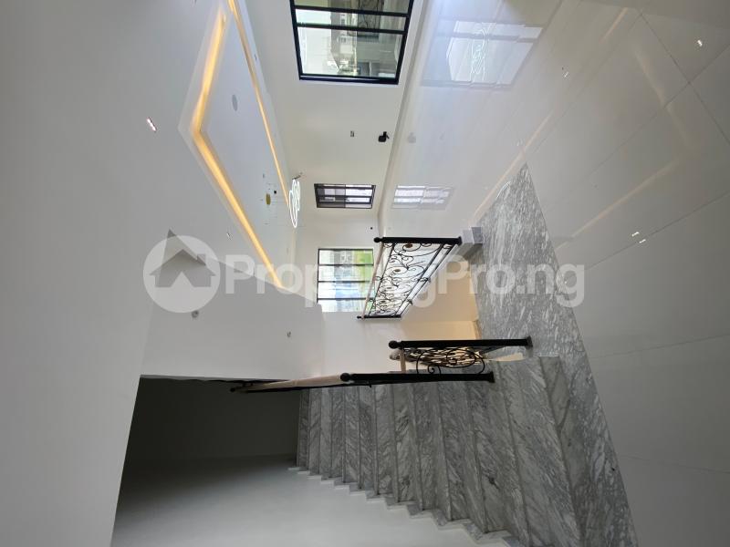 5 bedroom House for sale Pinnock Beach Osapa london Lekki Lagos