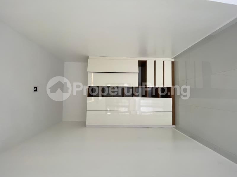 5 bedroom House for sale Pinnock Beach Osapa london Lekki Lagos