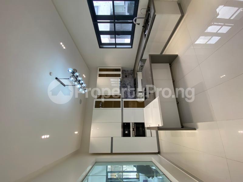 5 bedroom House for sale Pinnock Beach Osapa london Lekki Lagos