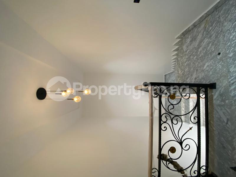 5 bedroom House for sale Pinnock Beach Osapa london Lekki Lagos