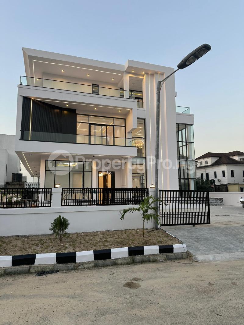 5 bedroom House for sale Lakeview Park Along Lekki Expressway Lekki Lagos