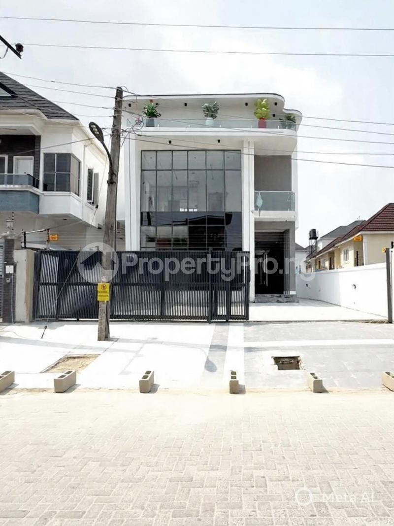 5 bedroom House for sale 2nd Toll Gate Lekki Lagos