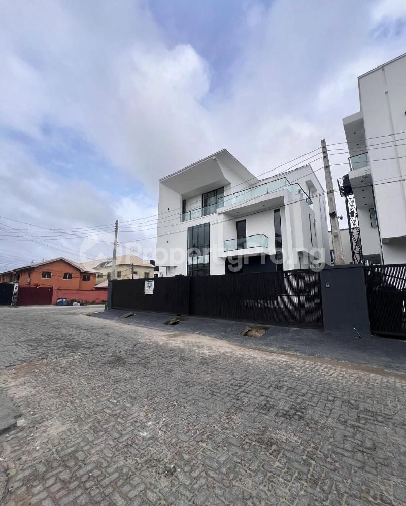 5 bedroom House for sale Osapa london Lekki Lagos