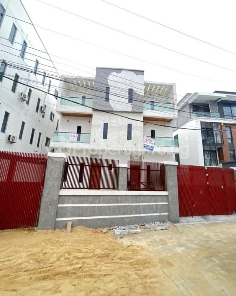 5 bedroom House for sale Ologolo Lekki Lagos