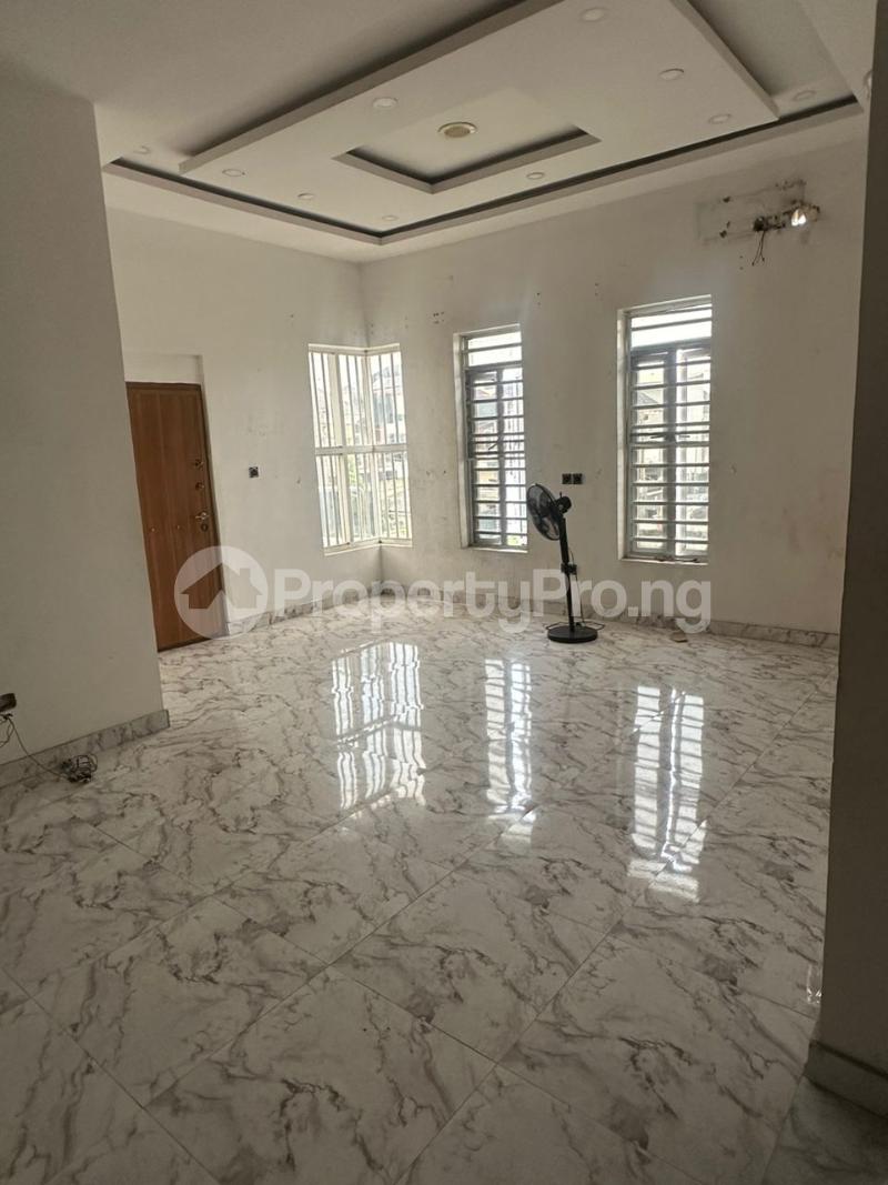 Flat / Apartment for rent Osapa london Lekki Lagos