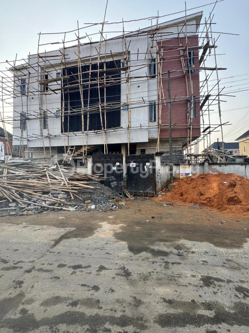 2 bedroom House for sale Surulere Lagos