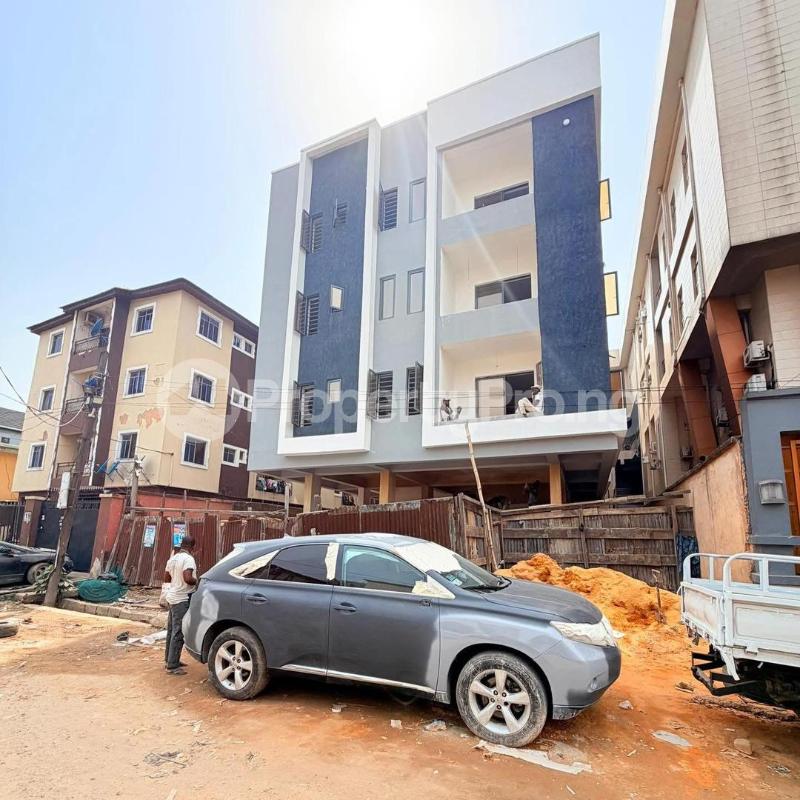 3 bedroom Flat / Apartment for sale Yaba Yaba Lagos