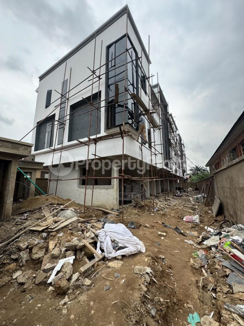 4 bedroom House for sale Surulere Lagos