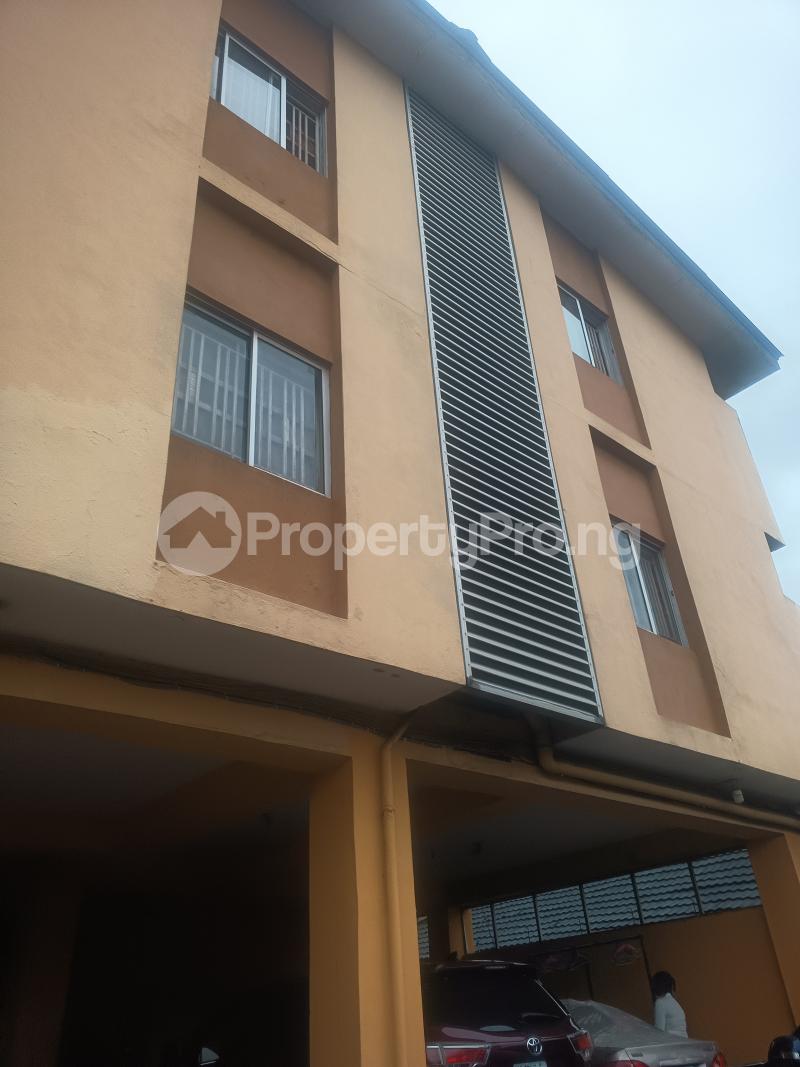 4 bedroom Flat / Apartment for sale Lovely Serene Environment Off Agidingbi Road Ikeja Agidingbi Ikeja Lagos
