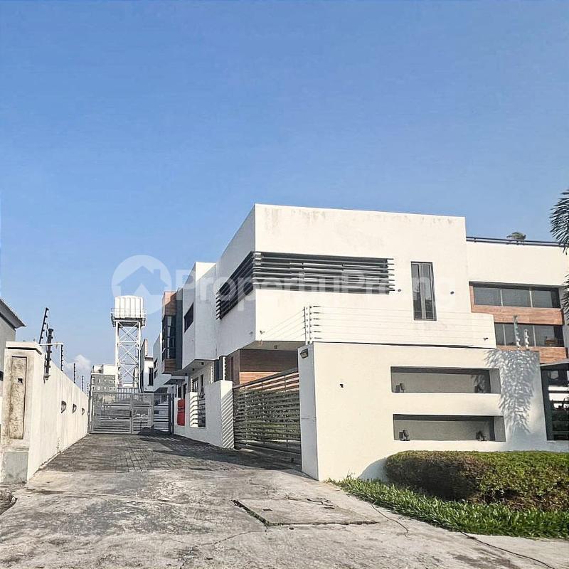 4 bedroom House for sale Pinnock Beach Estate Osapa london Lekki Lagos