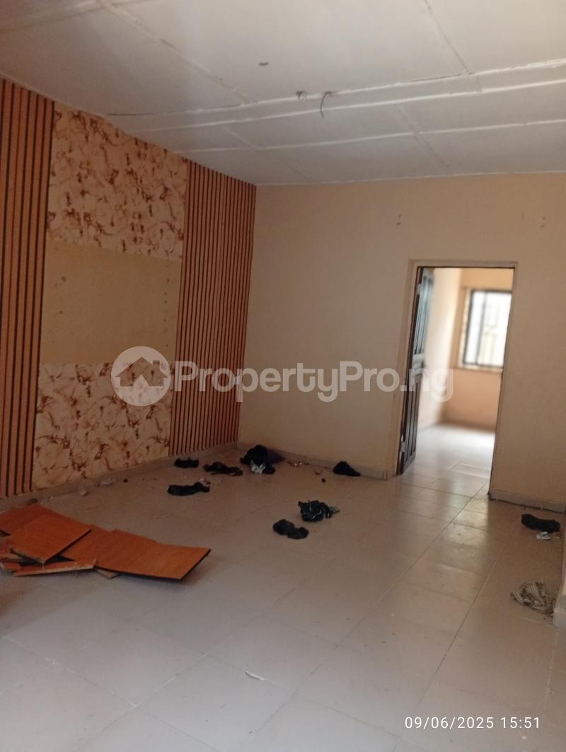 1 bedroom Flat / Apartment for rent Karonwi Ikotun/Igando Lagos