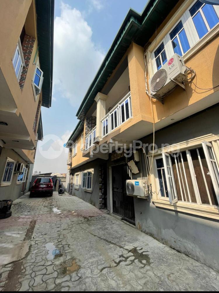 1 bedroom Flat / Apartment for rent Onike Iwaya Yaba Lagos - 0