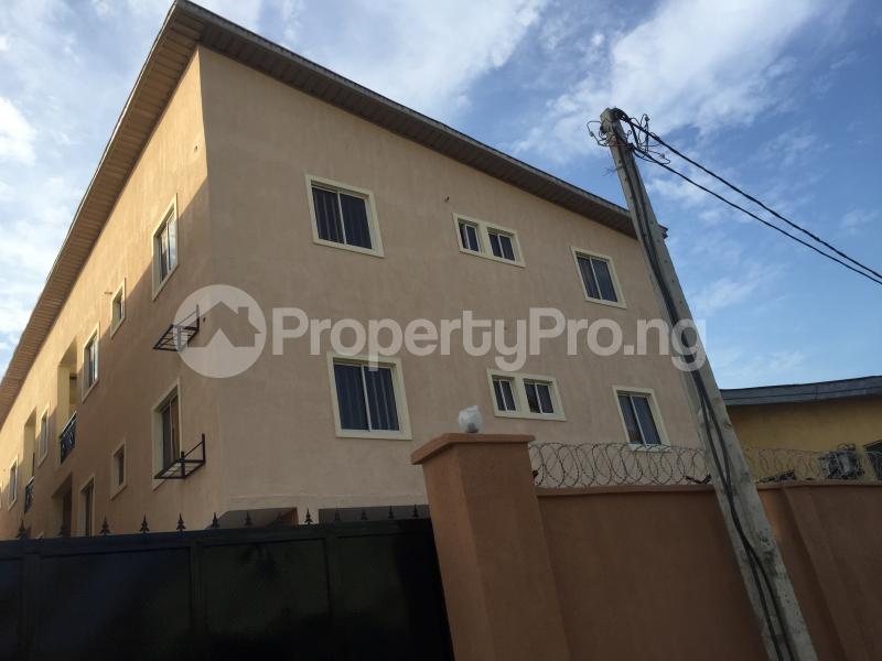 3 bedroom Flat / Apartment for rent Adebiyi Alagomeji Yaba Lagos