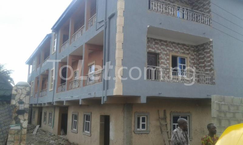 1 bedroom Flat / Apartment for rent Off Makoko Road Adekunle Yaba Lagos