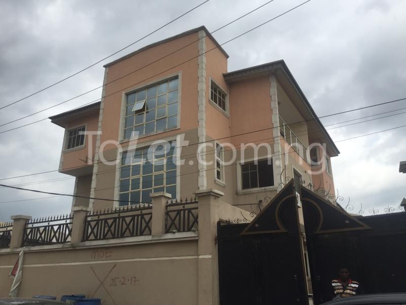 3 bedroom Flat / Apartment for rent   Medina Gbagada Lagos