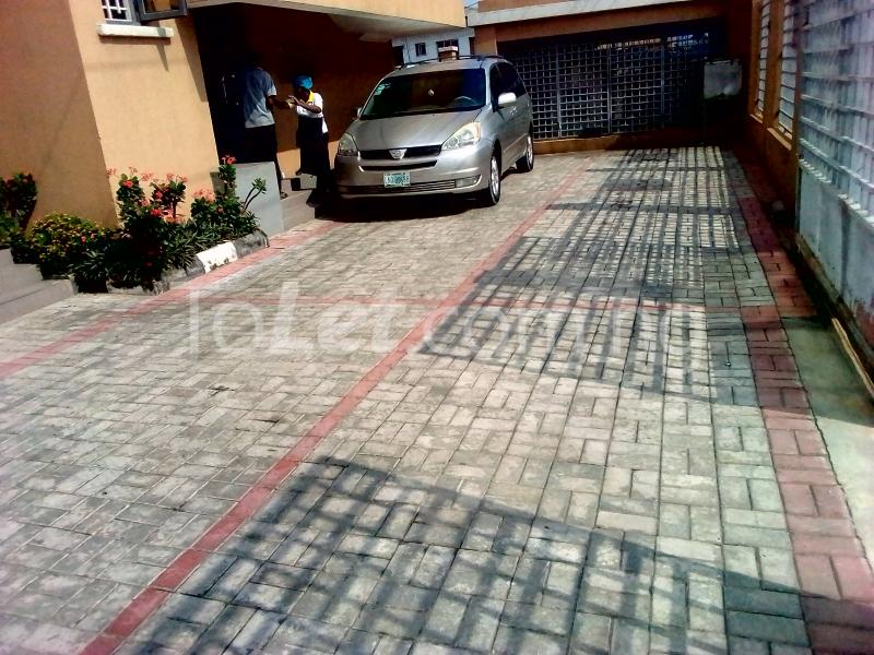 Commercial Property for rent Along Oworonshoki Kosofe/Ikosi Lagos