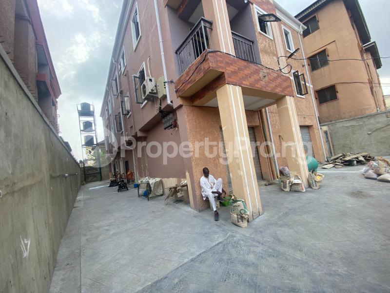 3 bedroom House for rent Alagomeji Yaba Lagos