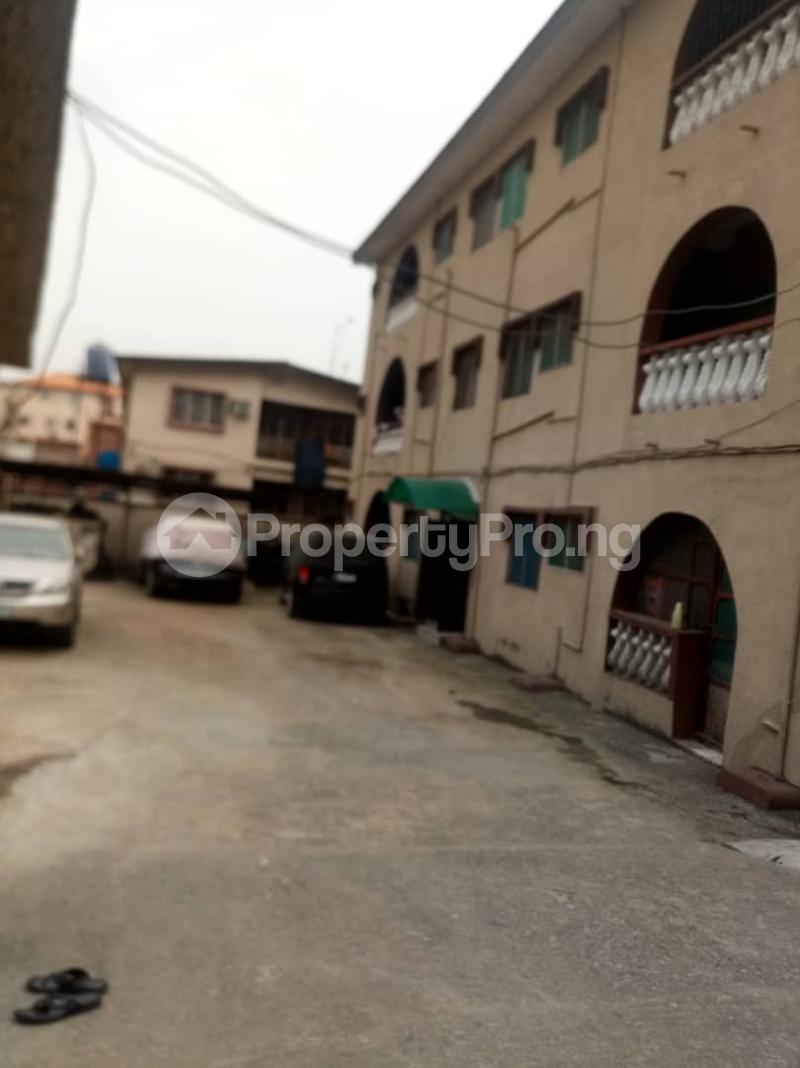 3 bedroom Flat / Apartment for rent Abayomi Akoka Yaba Lagos