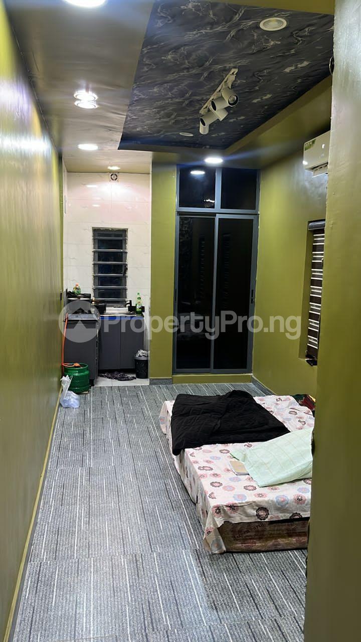 Flat / Apartment for rent Off Morocco Road Shomolu Shomolu Lagos