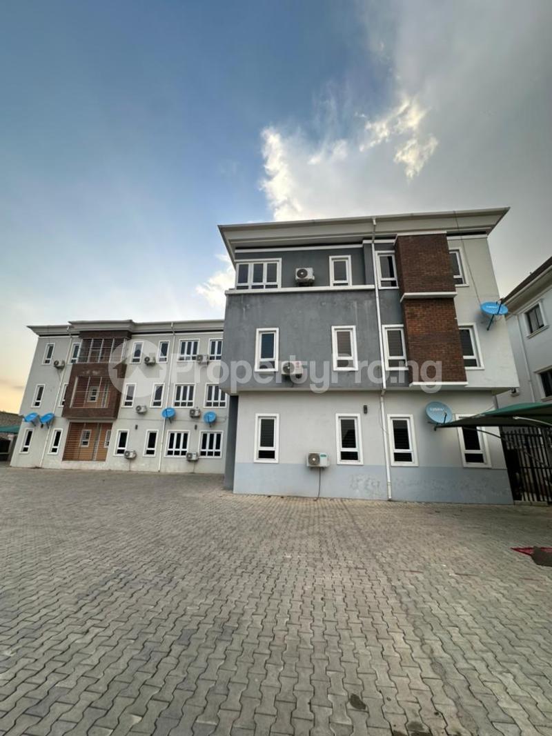 4 bedroom Flat / Apartment for rent Jahi Abuja