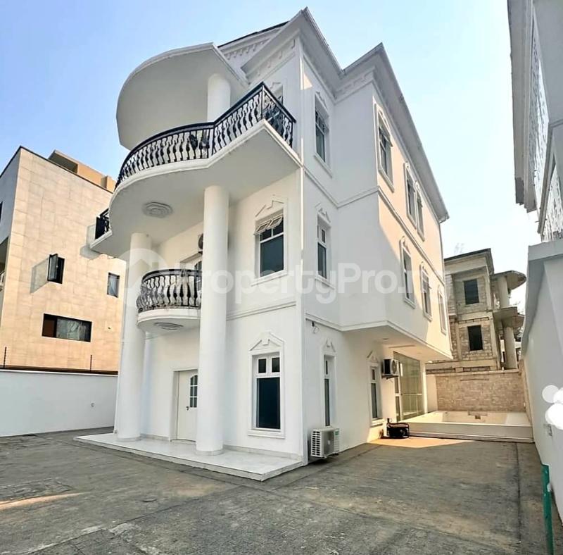 4 bedroom House for sale Lovely Environment @ Banana Island Ikoyi Lagos Banana Island Ikoyi Lagos
