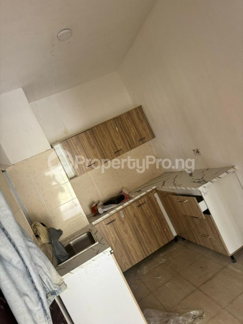 3 bedroom Flat / Apartment for sale Ebute Ibeshe Road Ebute Ikorodu Lagos