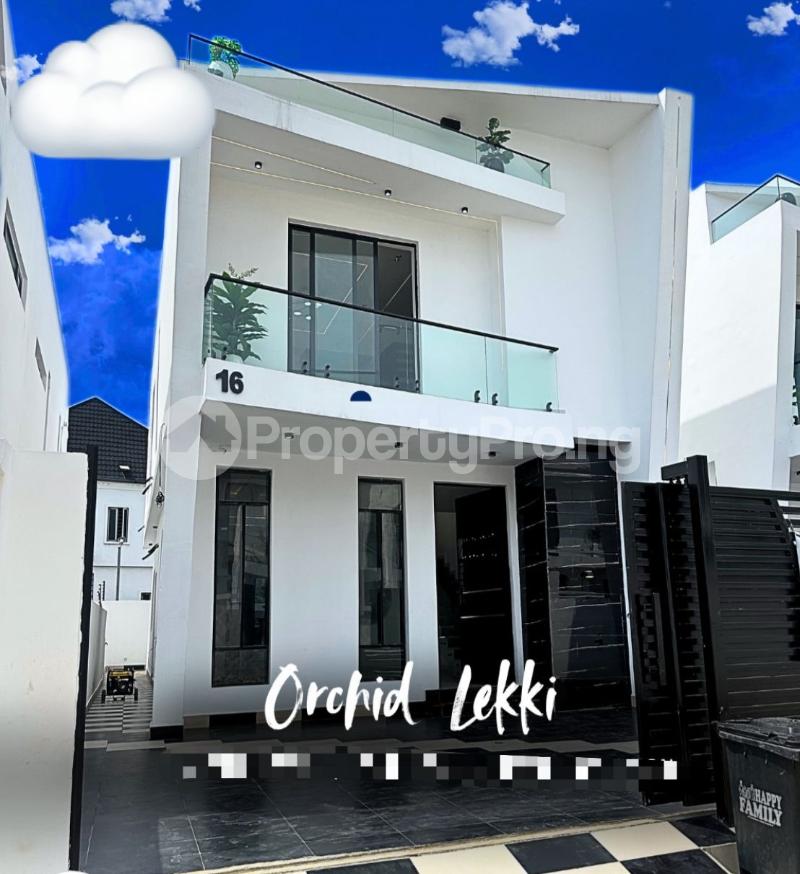 4 bedroom House for sale 2nd Toll Gate Lekki Lagos