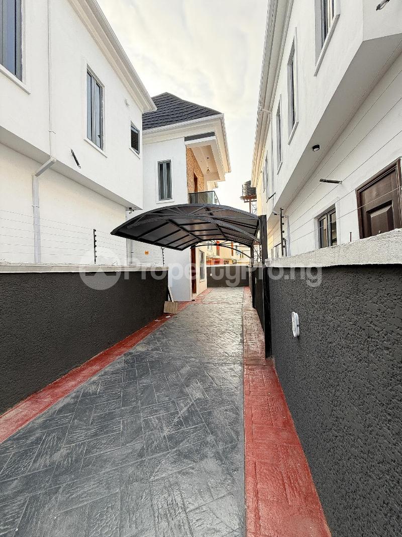 4 bedroom House for sale Lekki Lagos