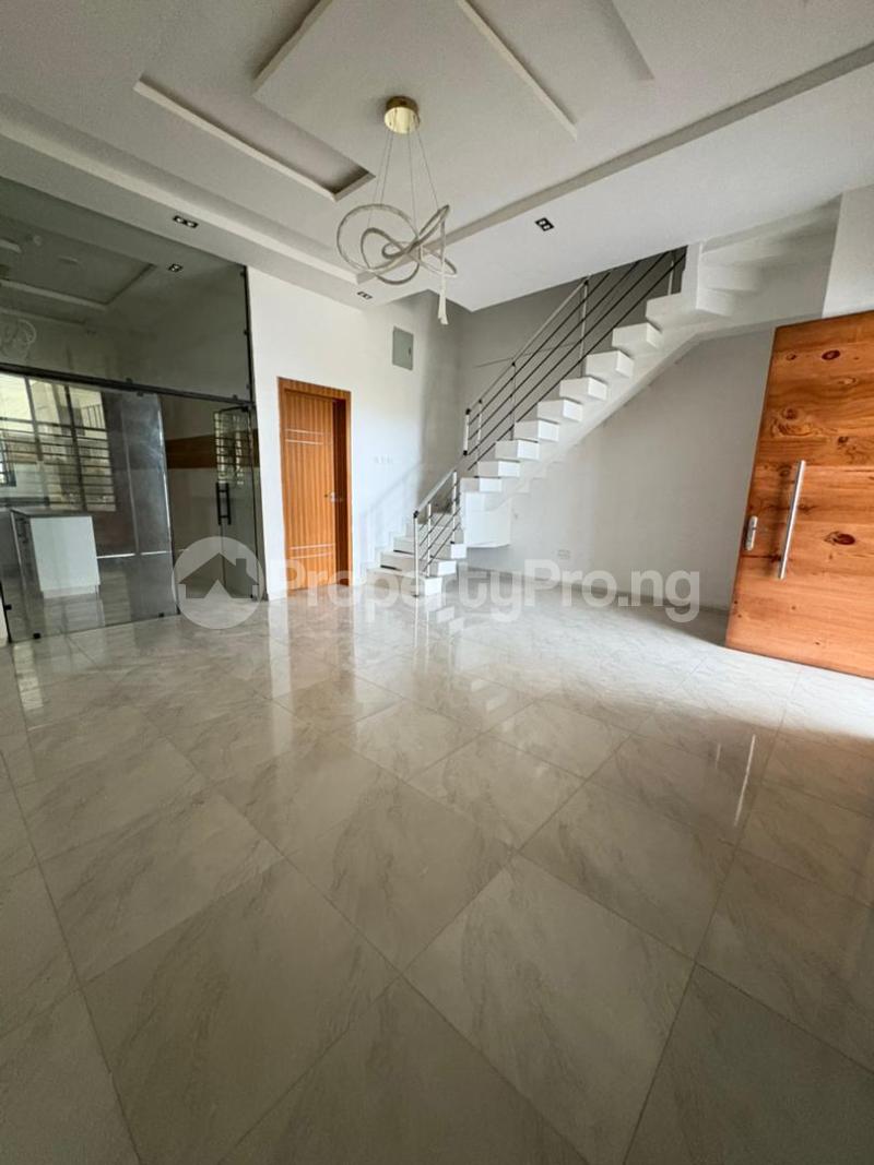 4 bedroom House for rent Mobile Road Ilaje Ajah Lagos