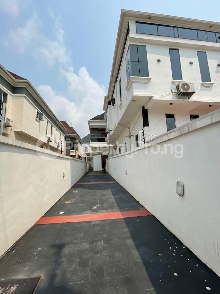 4 bedroom House for sale chevron Lekki Lagos