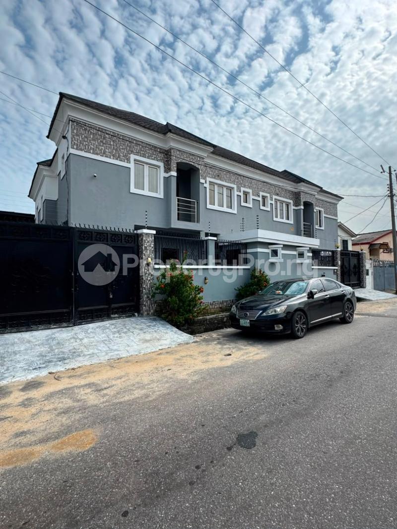 4 bedroom House for sale Surulere Lagos