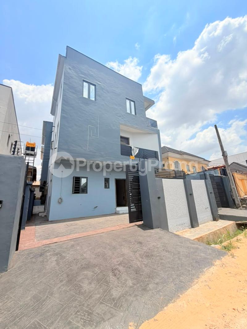 4 bedroom House for sale Ogba Lagos