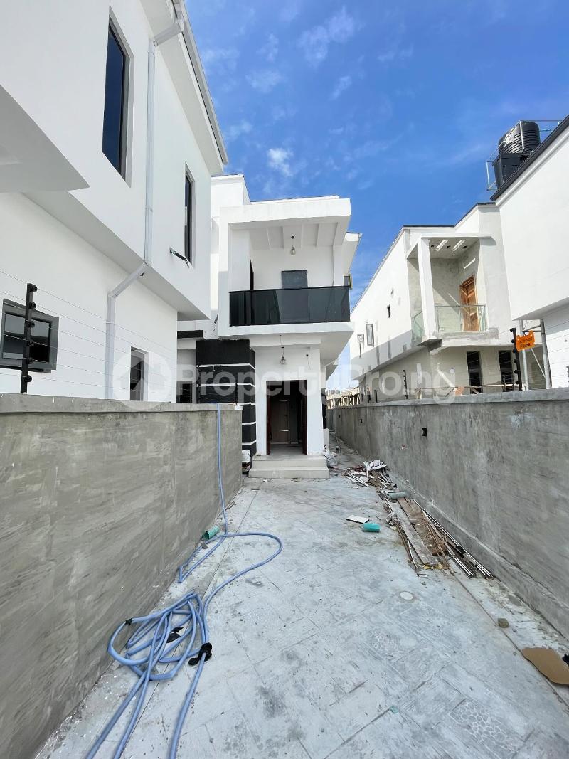 4 bedroom House for sale Ologolo Lekki Lagos