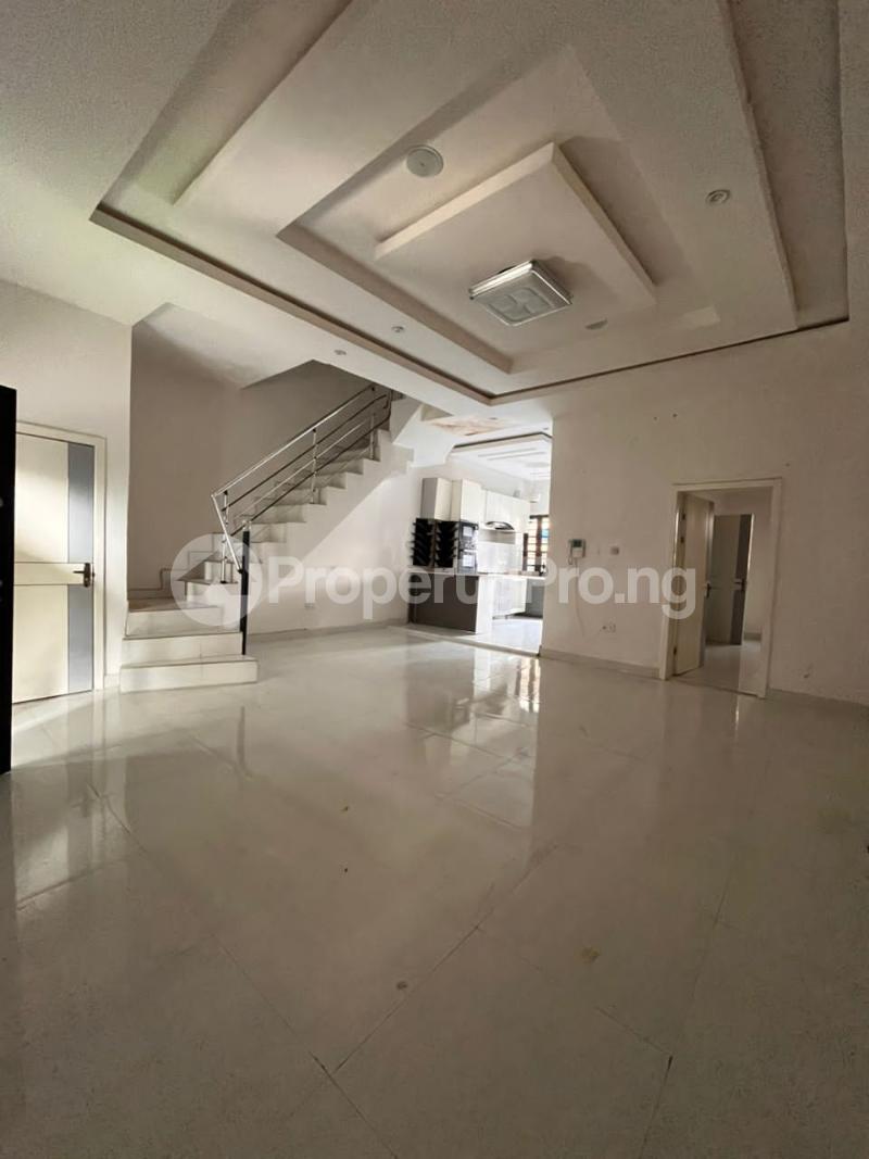 4 bedroom House for rent Ado Road Ajah Lagos