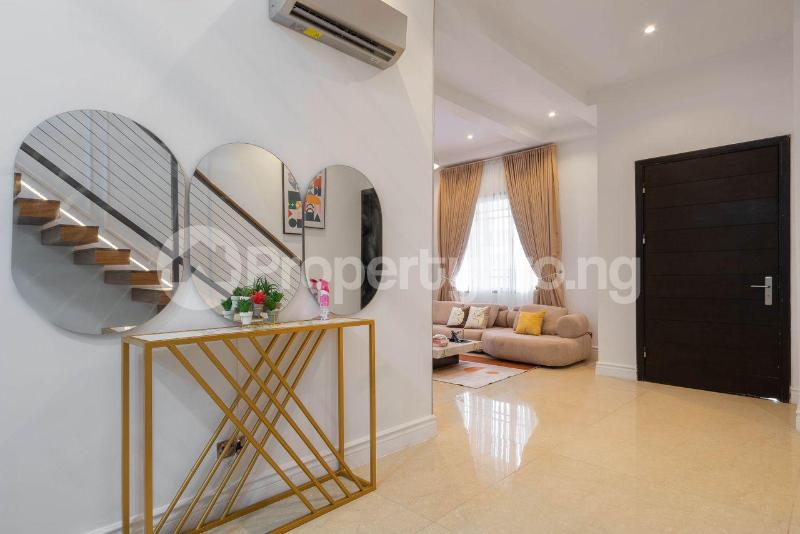 4 bedroom House for shortlet Lekki Lagos