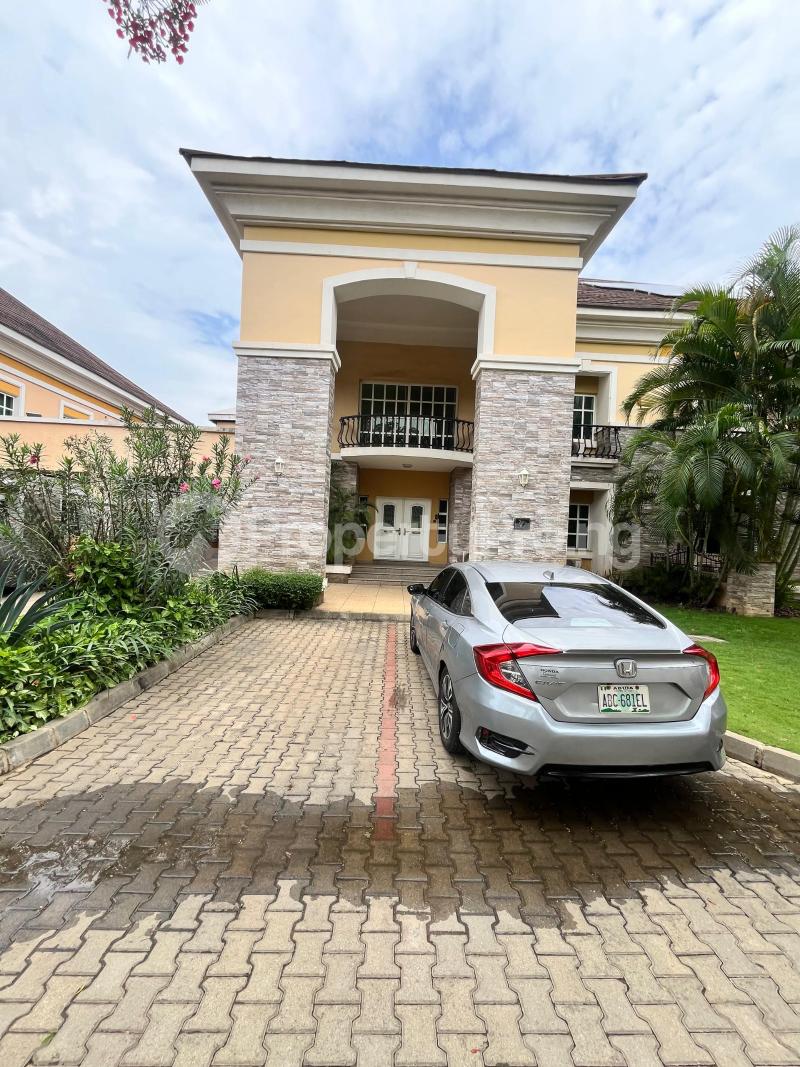 4 bedroom House for sale Close To Farmers Market Maitama Abuja