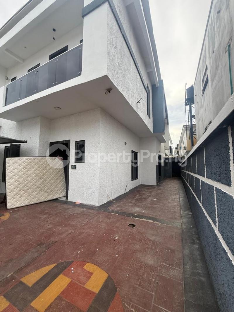 4 bedroom House for rent Orchid Road Lekki Lagos Before Roundabout Orchid Lekki Lagos