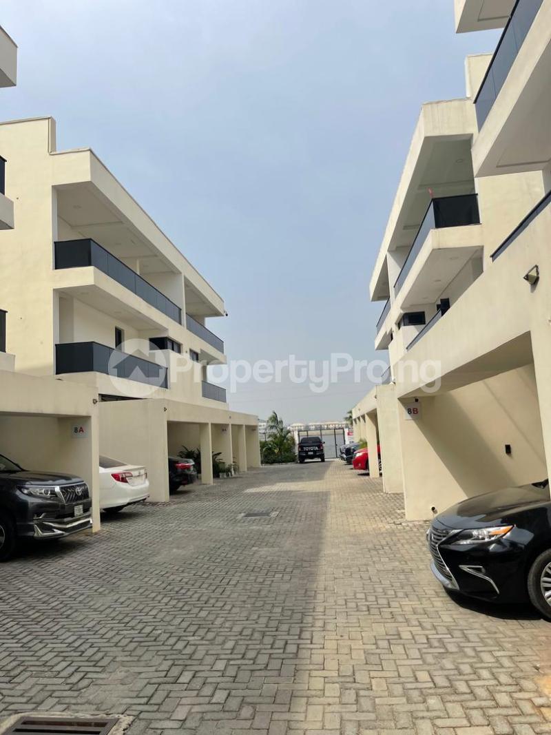 4 bedroom House for rent Off Admiralty Road Lekki Lagos