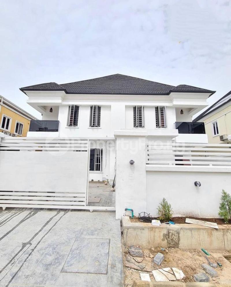 4 bedroom House for sale Chevron Lekki Lagos. chevron Lekki Lagos