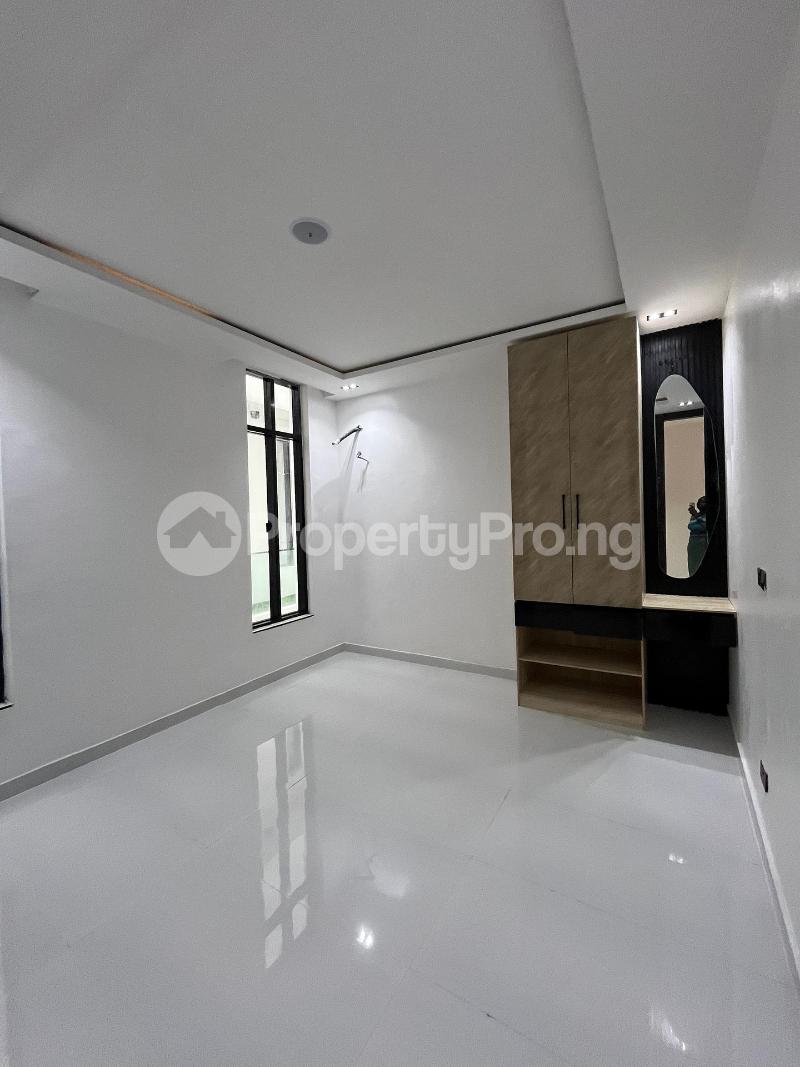 5 bedroom House for sale chevron Lekki Lagos