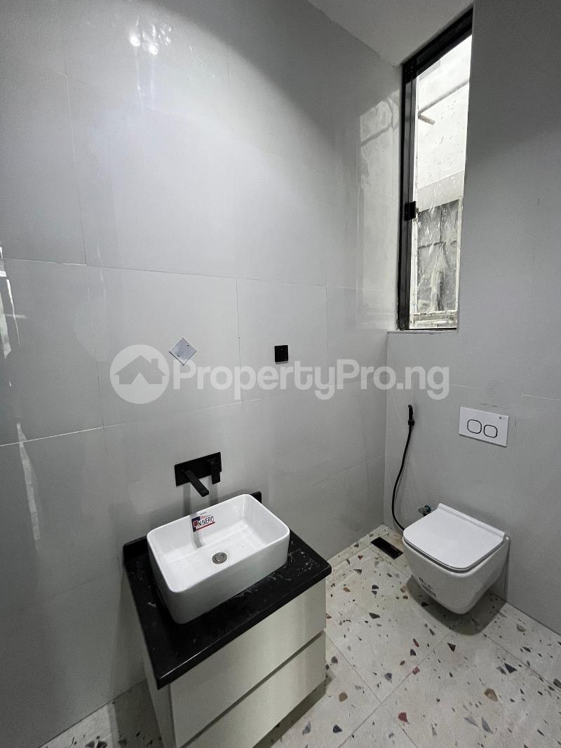 5 bedroom House for sale chevron Lekki Lagos