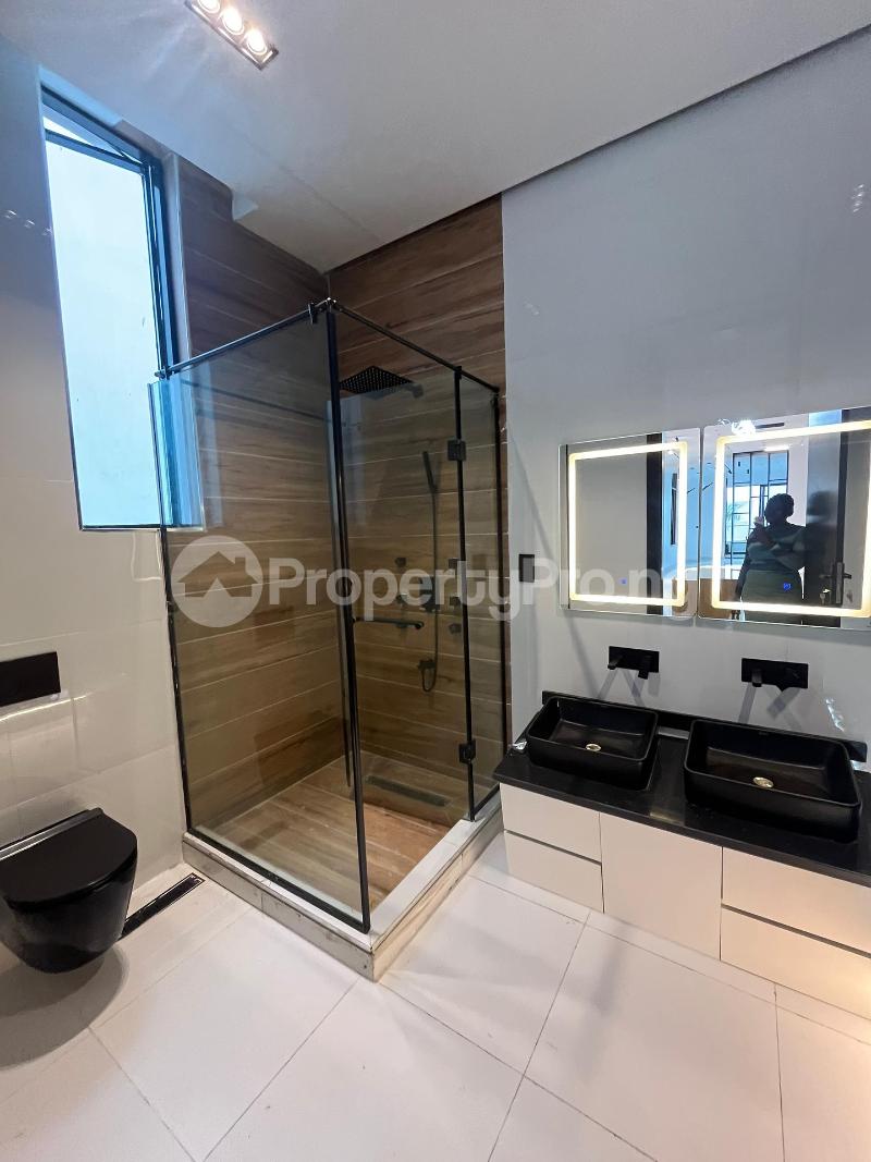 5 bedroom House for sale chevron Lekki Lagos