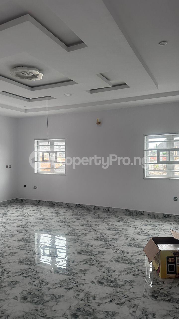 5 bedroom House for sale Admiral Close, Ire Akari Estate, Akala Express Ibadan Oyo
