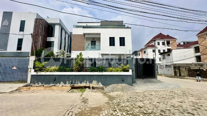 5 bedroom House for sale Chisco Ikate Lekki Lagos
