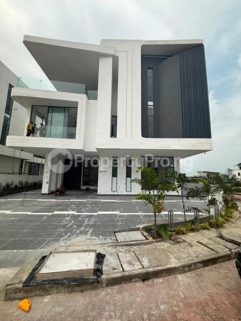 5 bedroom Flat / Apartment for sale Idado Lekki Lagos