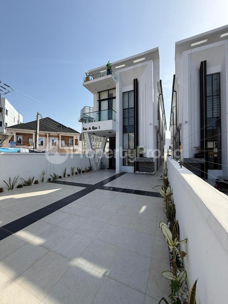 5 bedroom Flat / Apartment for sale Ikota Lekki Lagos