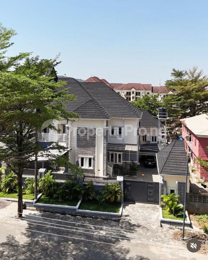 5 bedroom House for sale Main Gwarinpa Abuja