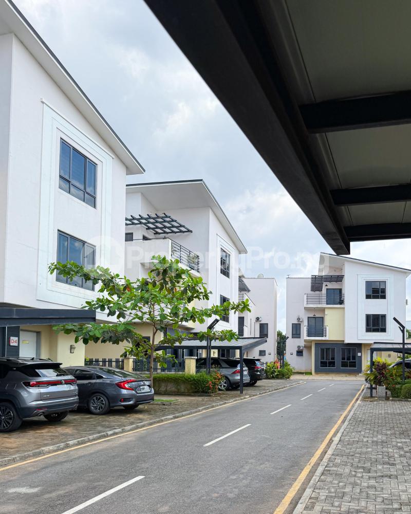 5 bedroom House for sale Close To Royal Academy Wuye Abuja