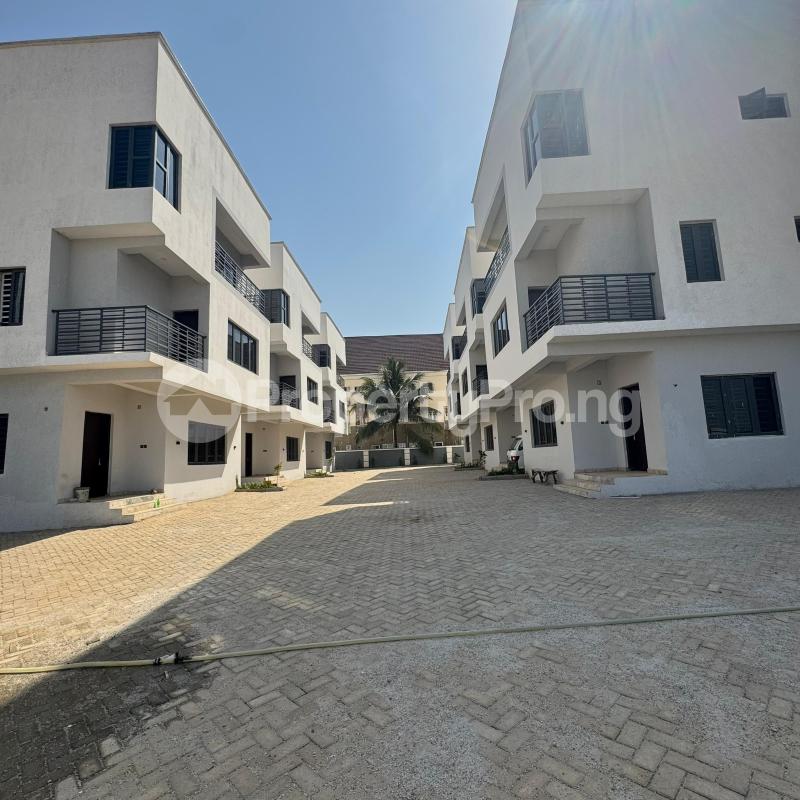 4 bedroom House for sale Close To Ministers House Life Camp Abuja