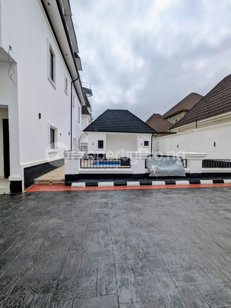 8 bedroom House for sale Efab Metropolis Gwarinpa Abuja